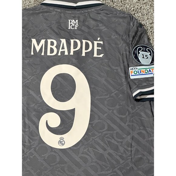 Real Madrid Kylian Mbappe #9 Soccer Jersey Gray Away 2004/25 Men Shirt Size Team - Picture 4 of 12